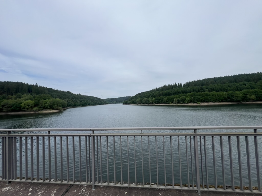 Ausblick an der Oleftalsperre